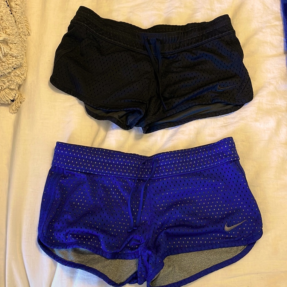 2 pairs of Nike shorts